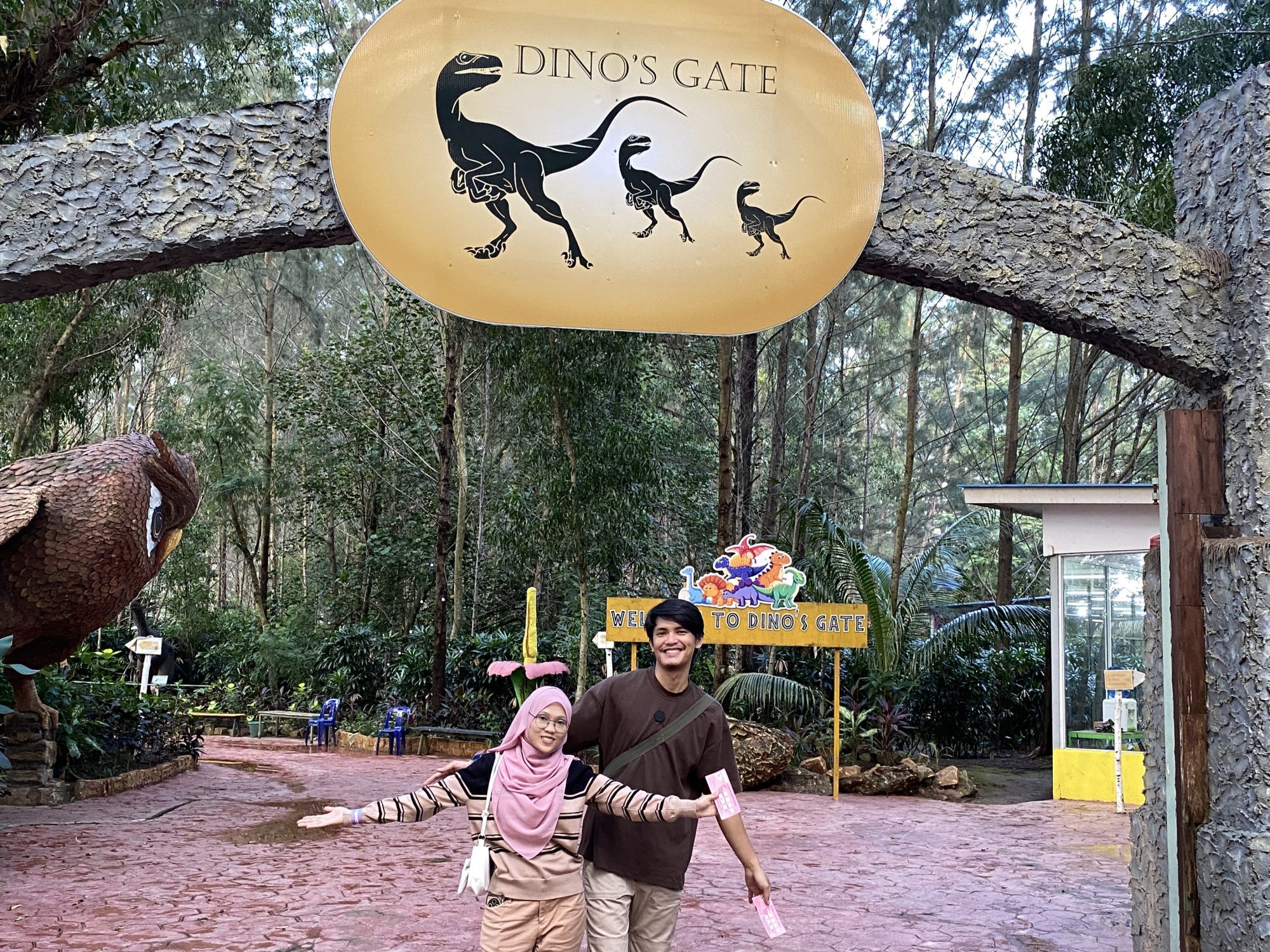 Dino's Gate